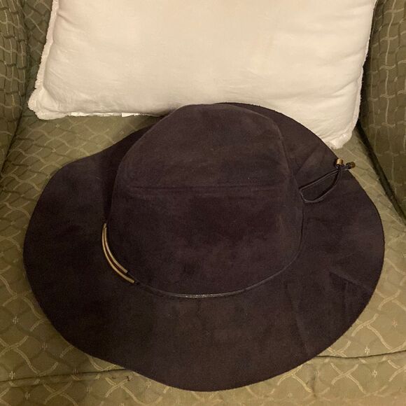 Magid Hat  - Picture 2 of 3